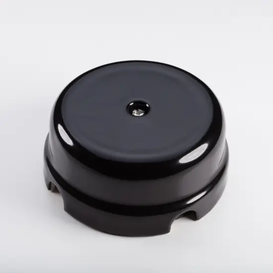 Caja de conexiones negra - Aisladores retro